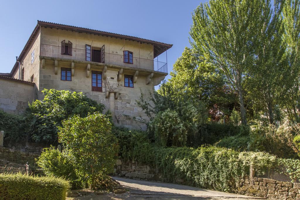 Отель Casa Rural Torre Lombarda Альярис Экстерьер фото