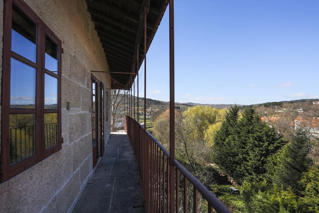 Отель Casa Rural Torre Lombarda Альярис Экстерьер фото